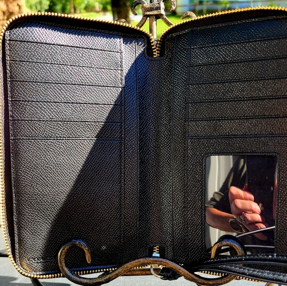 Coach Wristlet - Picture 3 of 4